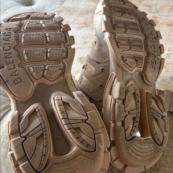 Balenciaga Beige Sneakers - Picture 6 of 8